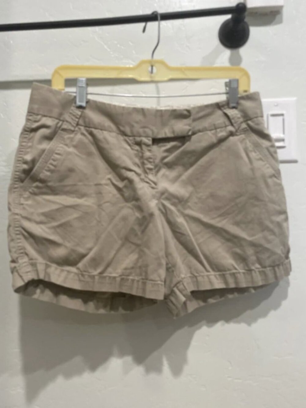 Short woman size M 8
